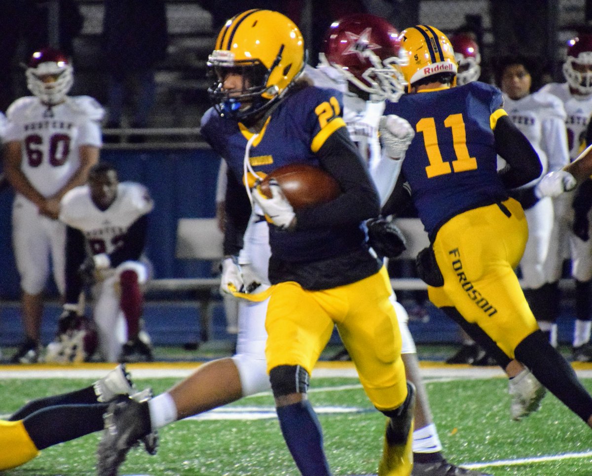 MiPrepzone_DPG's tweet photo. .@Fordsontractors @TractorFootball
 tops #Detroit Western in @MHSAA playoff opener w/ PHOTO GALLERY @malekalshawabk4 @alibaiz @AntoniogatesJr1 @AliBeydoun22 @keyshawnsmith24
https://t.co/TxNnBN5vFd https://t.co/keXLHkXuZn