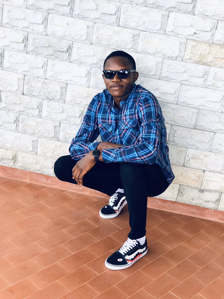Heady_q's tweet photo. Today is my birthday
Kindly say a prayer for me🎊🥳 https://t.co/gMJ08mO3fz