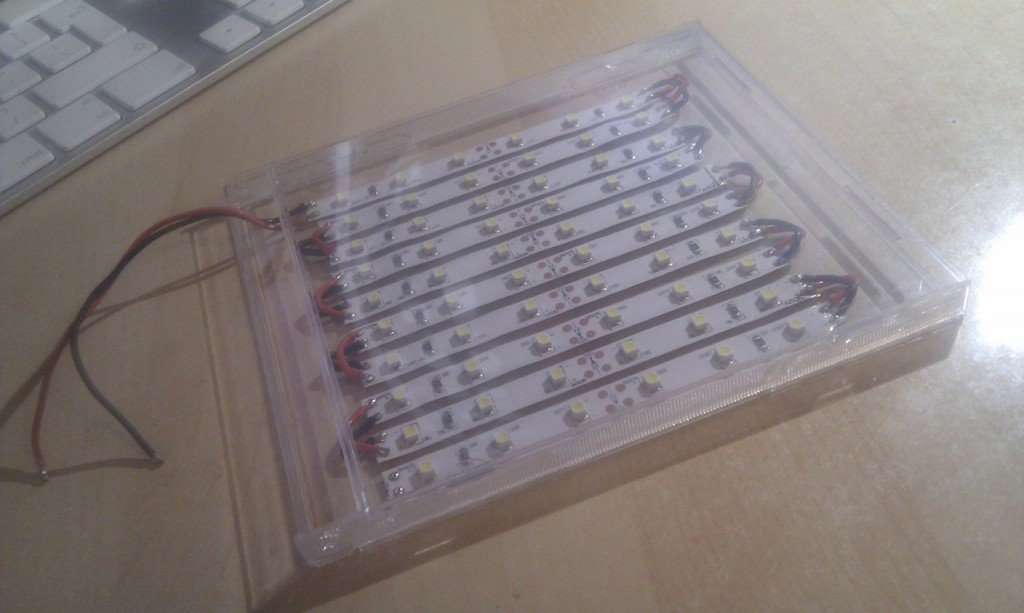 Hamed's tweet image. به یک نوب که هیچی (مطلقاً هیچی) از فیلمبرداری و نورپردازی نمیدونه، چه نور LED یا نور دیگهای رو برای نورپردازی در #softwaretalks پیشنهاد میکنید؟
مدتیه با دیدن DIY های LED Panel وسوسه شدم یکی درست کنم اما اگر گزینه راحتتری هست بفرمایید. تعداد و نوع و لینک خرید حتی
#ریتوییت 🙏