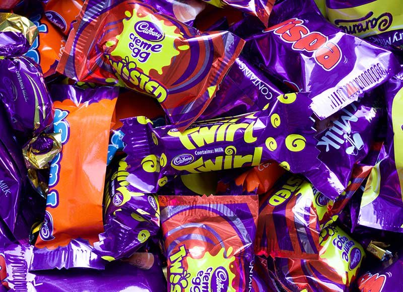santaclausgifts's tweet photo. 🍫🎄☃️🎅 It's a Cracker of a prize! Share your very best #ChristmasCracker Joke for a chance to #WIN @Cadbury Heroes Cracker 🤣🎅😆 #FestiveFreebies 🍫🎄🎅⛄️ https://t.co/XoHWfG5vqV🎄🍫😆☃️🎅🤣 https://t.co/mdsXrf3Ea8