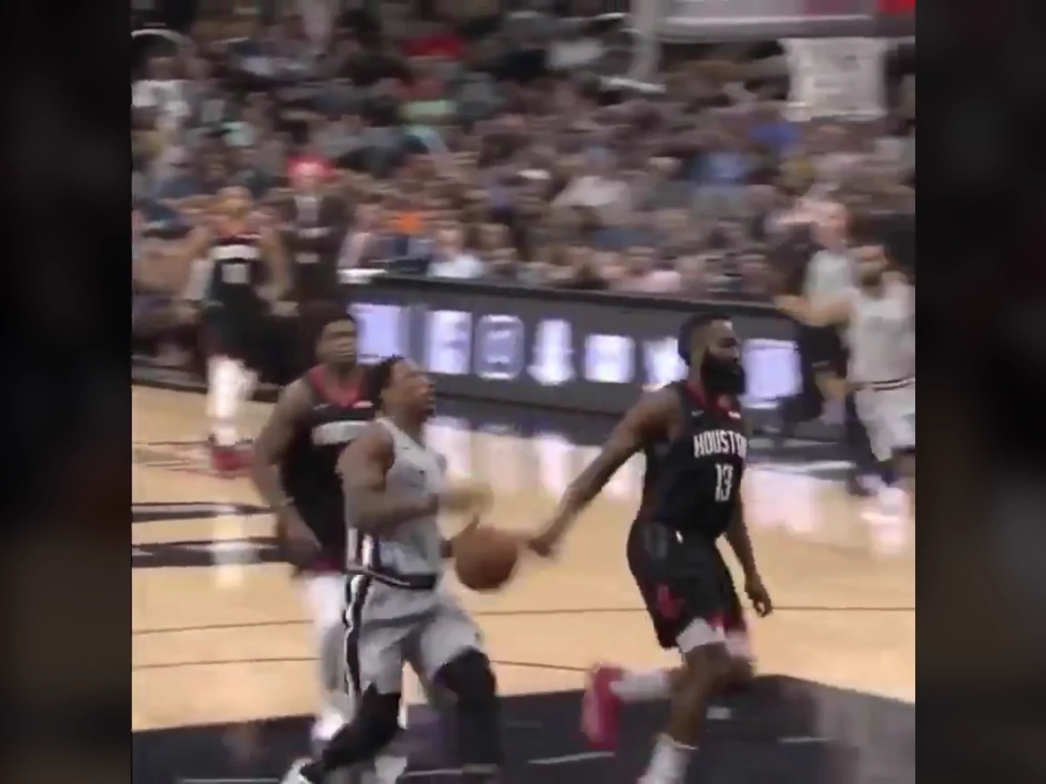 @HighlightThat 後ろ見ていないって言う 