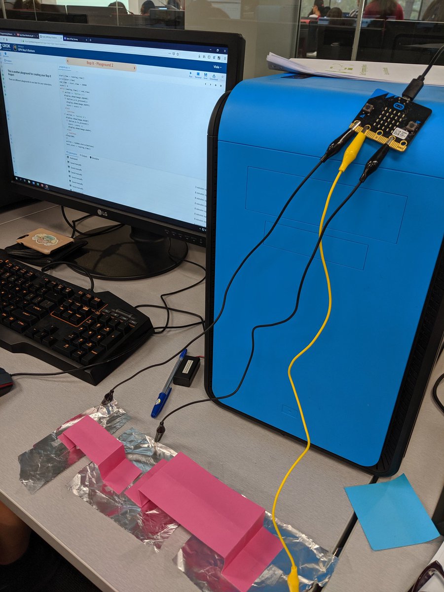 sheree_pudney's tweet image. Having a ball with playdough circuits and #microbit at Perth #GPN today