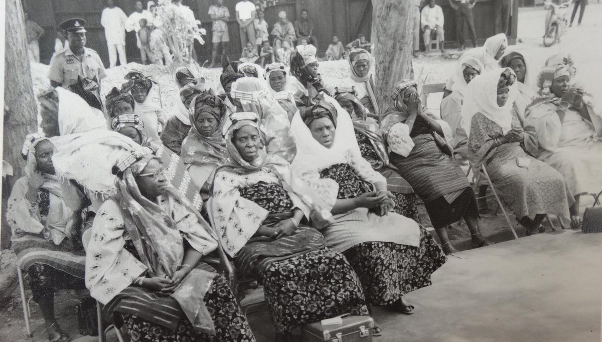 3. Yoruba women activists strike a pose by Sara Panata (2016)International Women's Society (IWS) women after a meeting, late 1950s.Mama Humani Alaga photo collection , Lagos https://journals.openedition.org/genrehistoire/2585?lang=en