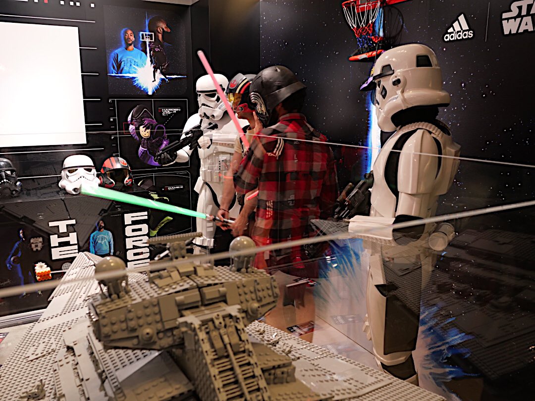 レゴ系 Lego Kei アディダス パフォーマンスセンター渋谷で アディダスxstar Warsxレゴ のイベント スタデスの購入者抽選や 店内ディスプレイ レゴジャでも熱いstar Wars企画を展開していた あの元マーケ部kさんの企画 T Co レゴ系 Lego Kei アディダス パフォーマンスセンター渋谷で アディダスxstar Warsxレゴ のイベント スタデスの購入者抽選や 店内ディスプレイ レゴジャでも熱いstar Wars企画を展開していた あの元マーケ部kさんの企画 T Co