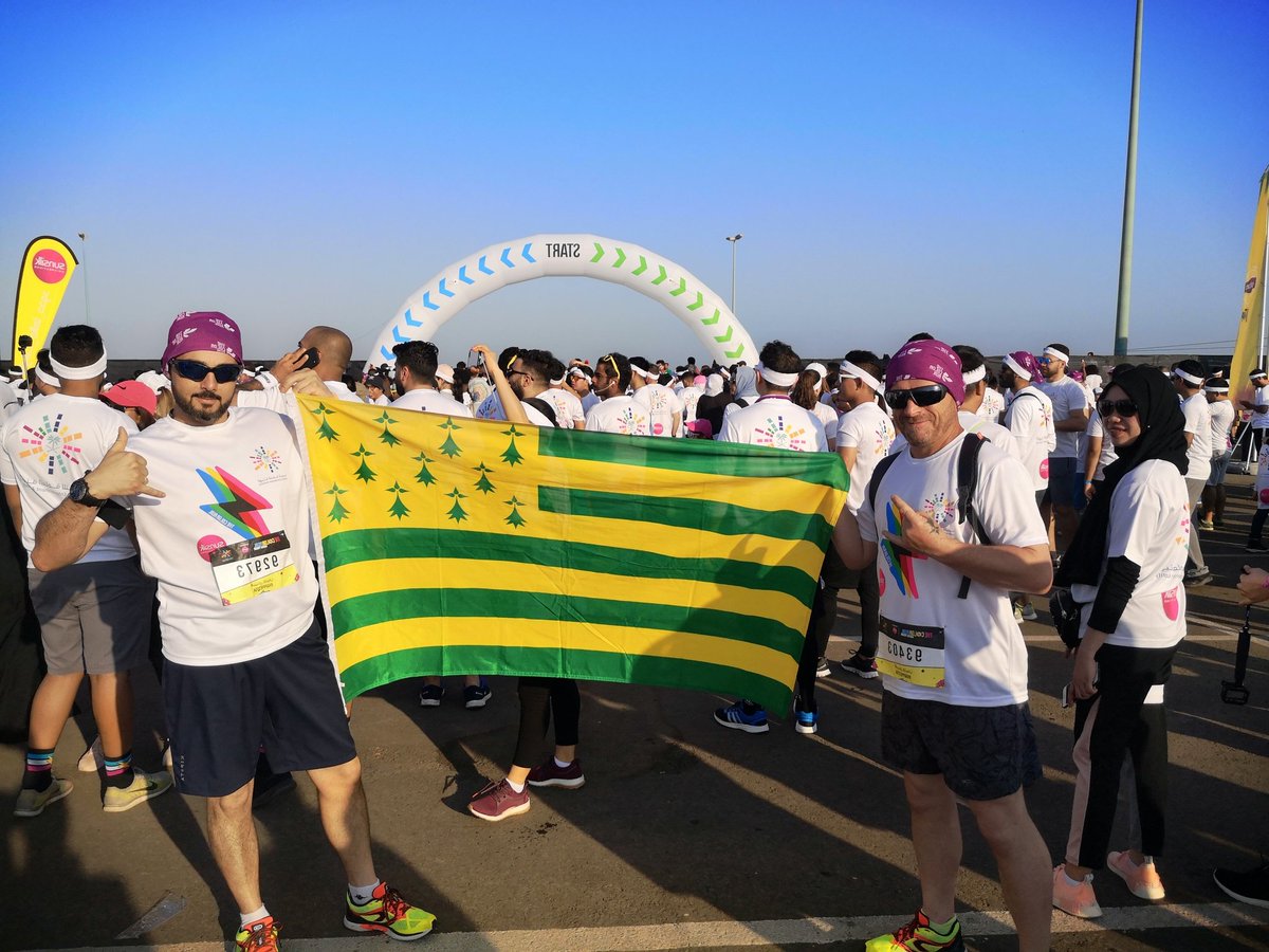 Karent_Kat's tweet photo. Tu peux être à l'autre bout du monde, mais quand tu es Breton, il y a toujours un #GwennHaDu dans ta valise !!
Petit clin d'œil de #Jeddah au @FCNantes
@Team_Breizh @TheColorRunKSA
#Bretagne #arabiesaoudite #Bzh #ksa #navtisinternational #navtis #bzhinternational #ُTheColorRunKSA https://t.co/Fvoi4Tw6MD