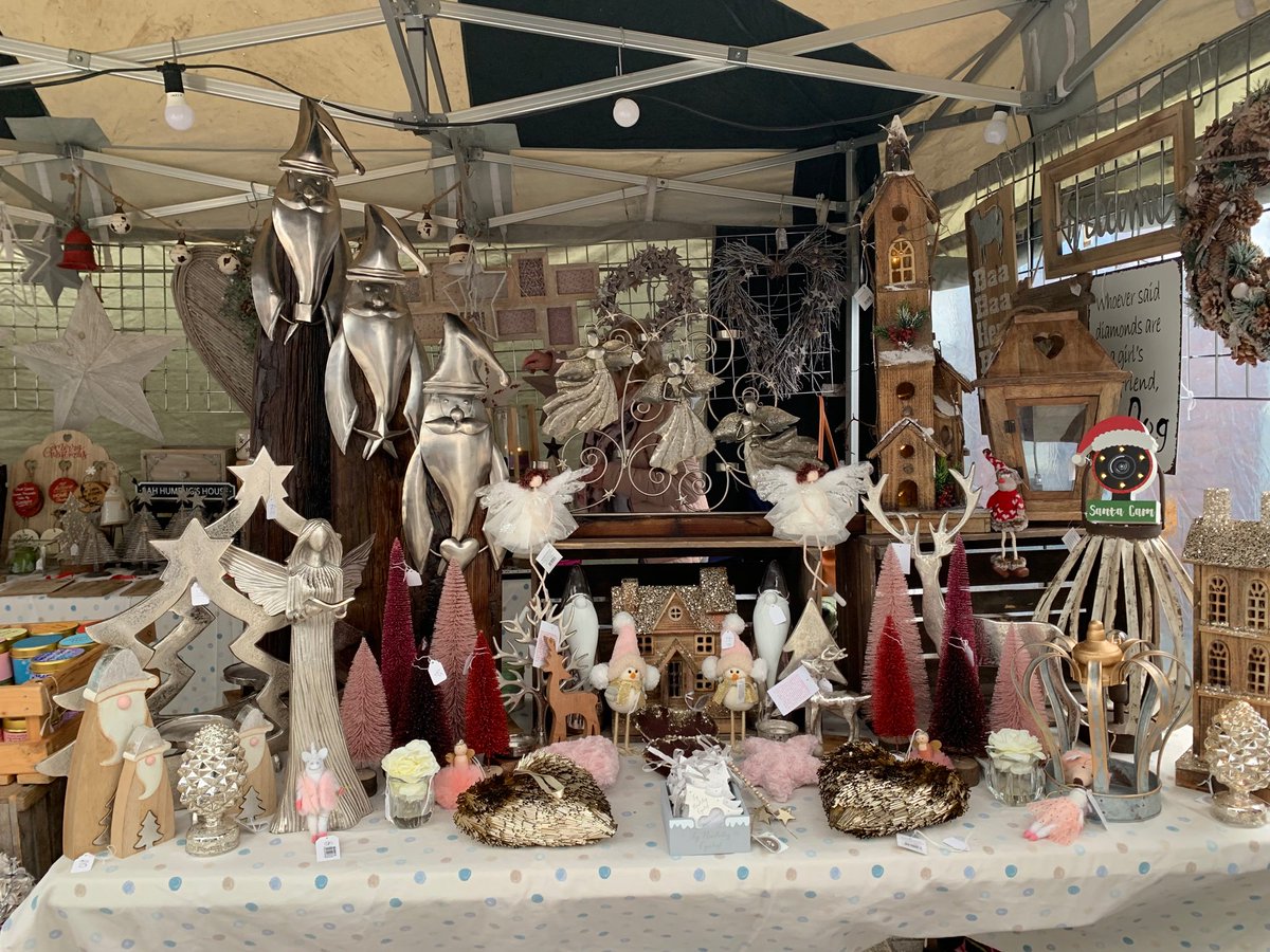 Shabby_Chicks's tweet image. Another disappointing Saturday - all our Christmas cuties are waiting to come out on show 😩hopefully back on Wednesday if there’s not another gale blowing 👍