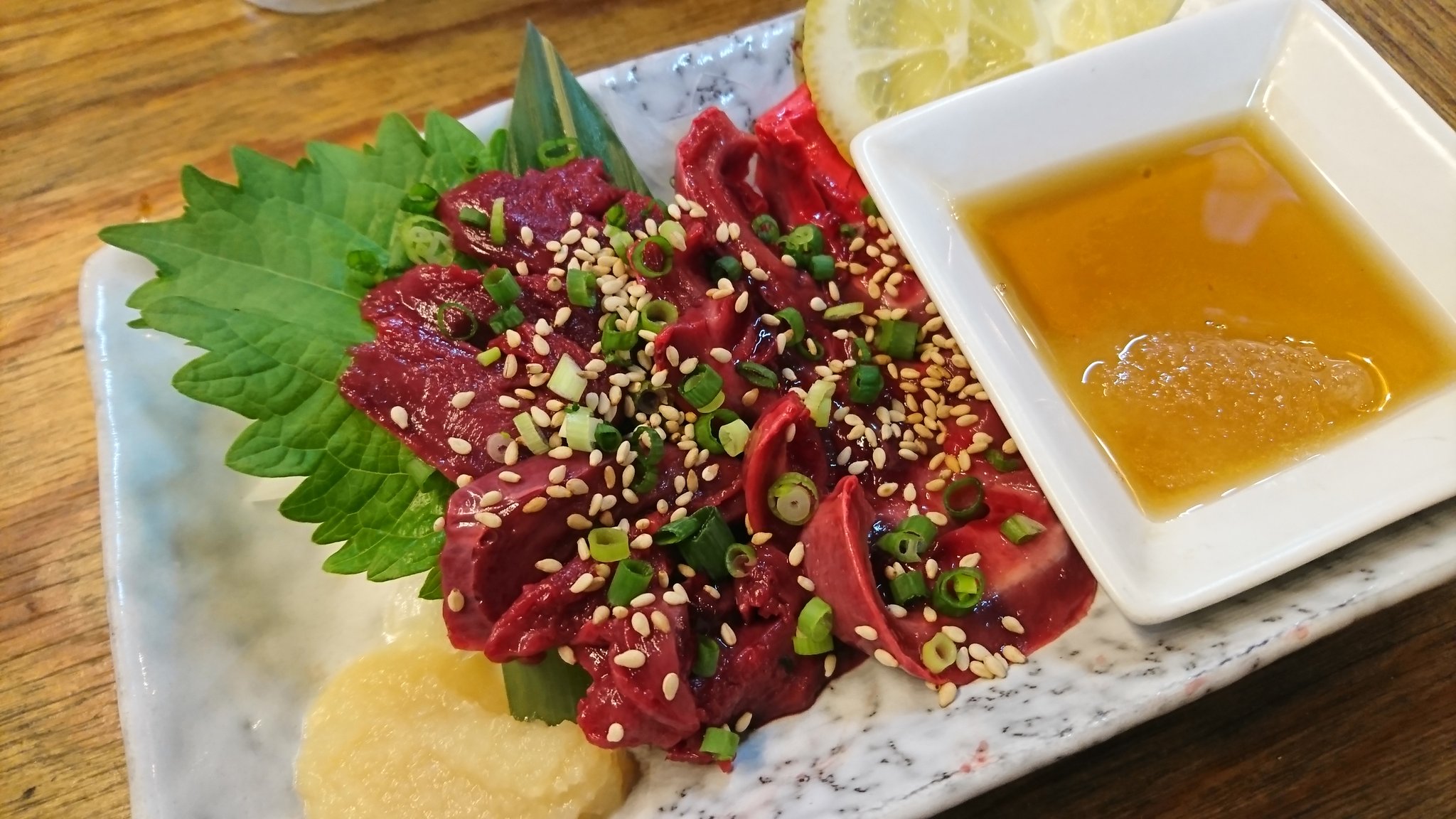 くに 合法レバ刺し モウカザメの心臓だそうです サメの心臓 おいしー 合法レバ刺し レバ刺し 合法 モウカザメ 心臓 赤羽 酒月 T Co Yly03dc6af Twitter