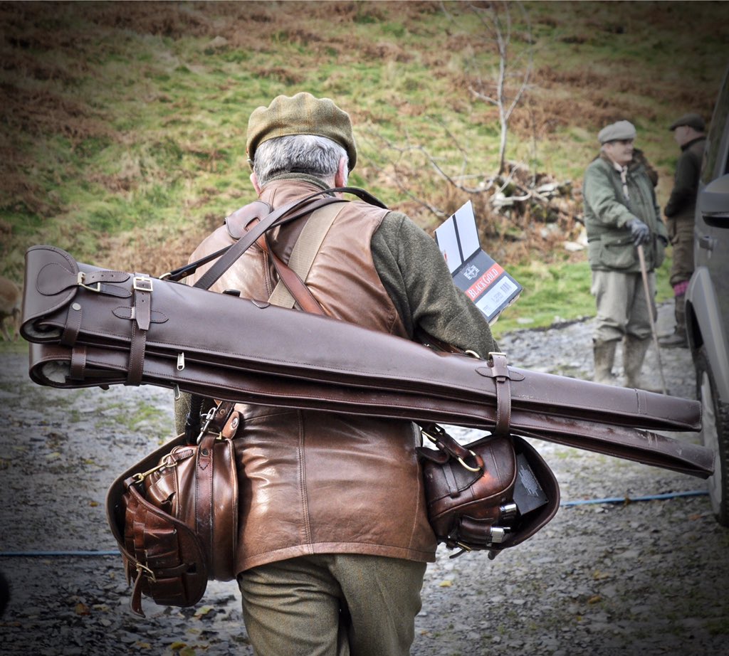 LlanfordaSport's tweet photo. Fully loaded for the 3rd drive at Three Valleys #gameshooting #drivengame #fieldtofolk #welshhills #beretta #loader #ruralsports https://t.co/fHap2jFXZT