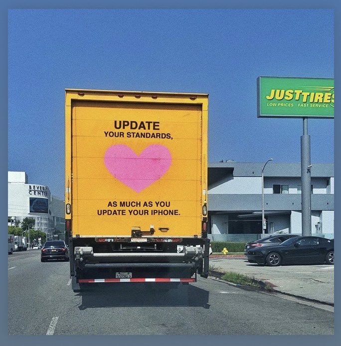 JRCourtesy's tweet photo. Dead em off https://t.co/MRUgXPz1Fg