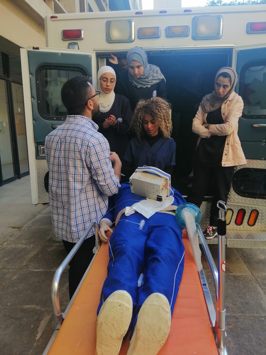 Razanalfaouri1's tweet photo. Intubation training in the lab with our TA @NasserDq
@para472
@Alaa_Oteir
@justfams
@JUSTParamedic https://t.co/Idc2fhqGzQ