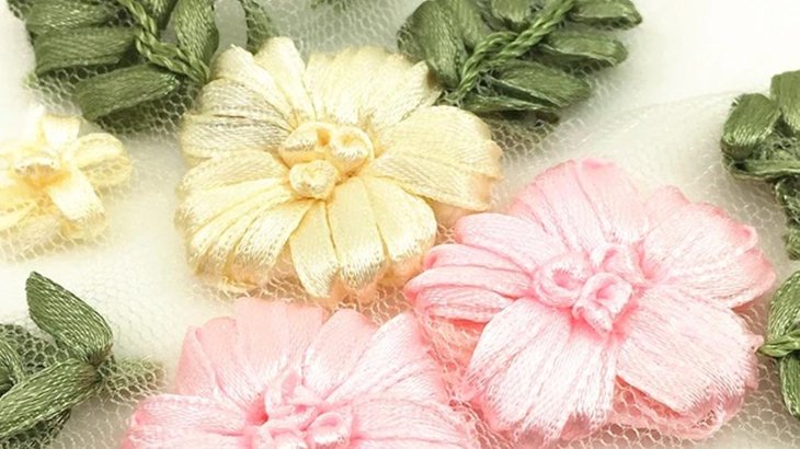 HunarOnline's tweet image. #AppliqueWork is great for adding beauty, elegance and expression to any garment.

In this blog, we talk about applique and patchwork ideas that are great for the festive season.

#HamstechOnlineBlog
bit.ly/2oCRwFm