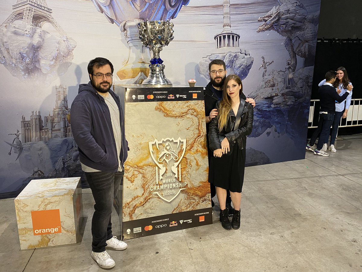 EvilAFM's tweet photo. Lo más cerca que estaré de la copa del mundo. Sad. https://t.co/FRXoKuJ9wZ