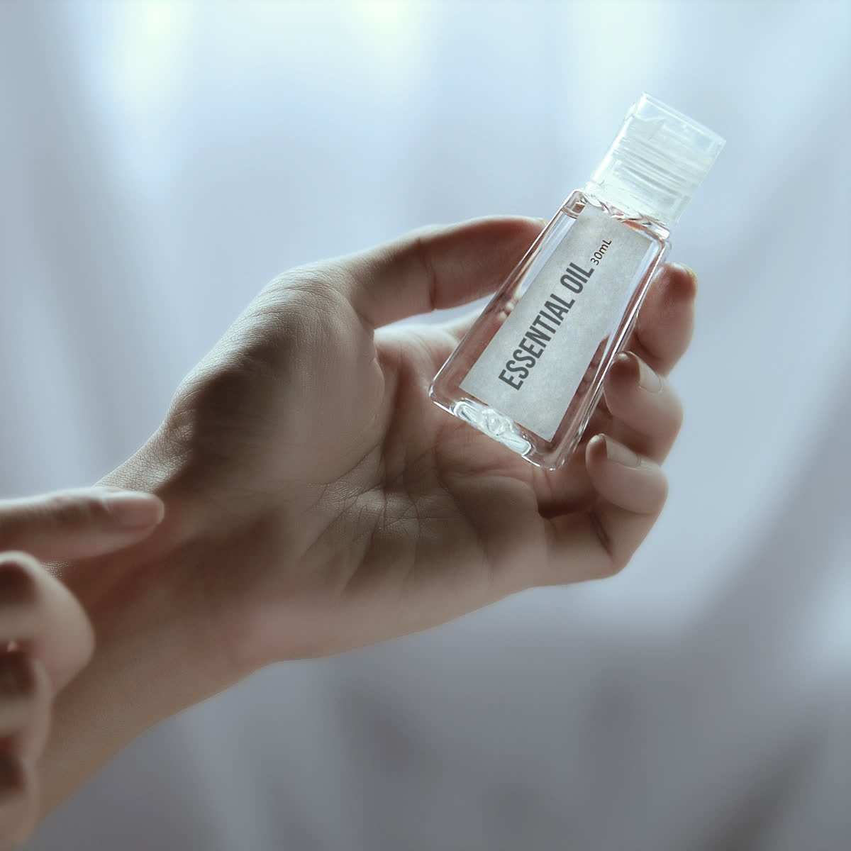 thespinedoc's tweet photo. What's your favorite essential oil and why? #manybenefits #naturelovesyou #wellconnectapp #aligngrowinspire https://t.co/hHVfRMkpPP