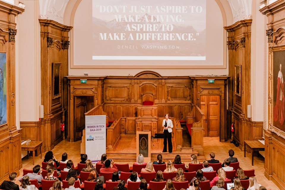AnTanghe's tweet photo. Big shout-out to @AFTLeuven: the #WIT2019 was a true blast! Overly impressed by the concept and set-up, my fellow speakers, the young women I talked to. Best of luck and keep up the great work! - https://t.co/uJJWTbz3I7 @WomenintechL #BeTech #StraffeM https://t.co/QyW133sE1H