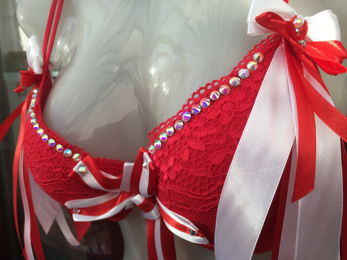 FFrillies's tweet photo. Check out our amazing Arsenal bra designs. One of a kind! Go to my website Football Frillies. Good luck charm for your girl!
A treat for your guy!
@AFC__Fans  @GunnersForum  @ArsenalWFC @Arsenal https://t.co/6oTW8P2WZk