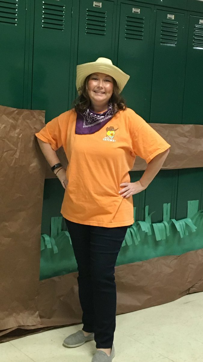 RoosPCMS's tweet photo. Howdy you lead? #MASC #2ndVP. #districts @BernardMiddle https://t.co/4qNf5Wp7o4