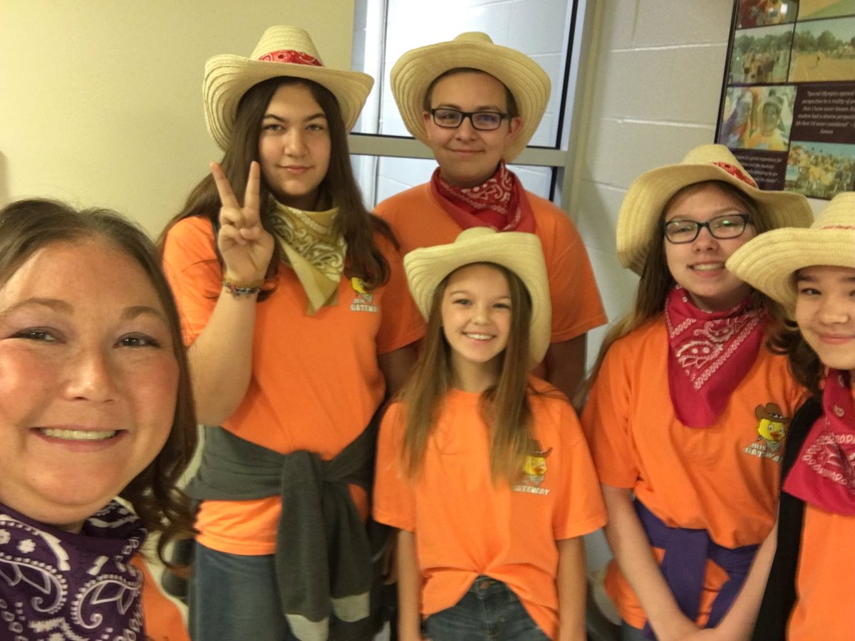 RoosPCMS's tweet photo. Howdy you lead? #MASC #2ndVP. #districts @BernardMiddle https://t.co/4qNf5Wp7o4