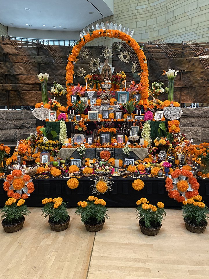USLatinoMuseum's tweet photo. We continue celebrating #DayOfTheDead with our friends at the 
@SmithsonianNMAI in DC! Join us today and tomorrow (Nov. 2 &amp; 3), 10 am-5:30 pm for LIVE music and dance traditions, altares, hands-on activities y mucho más! https://t.co/11IkZKosez https://t.co/bJXZ7a1rDH