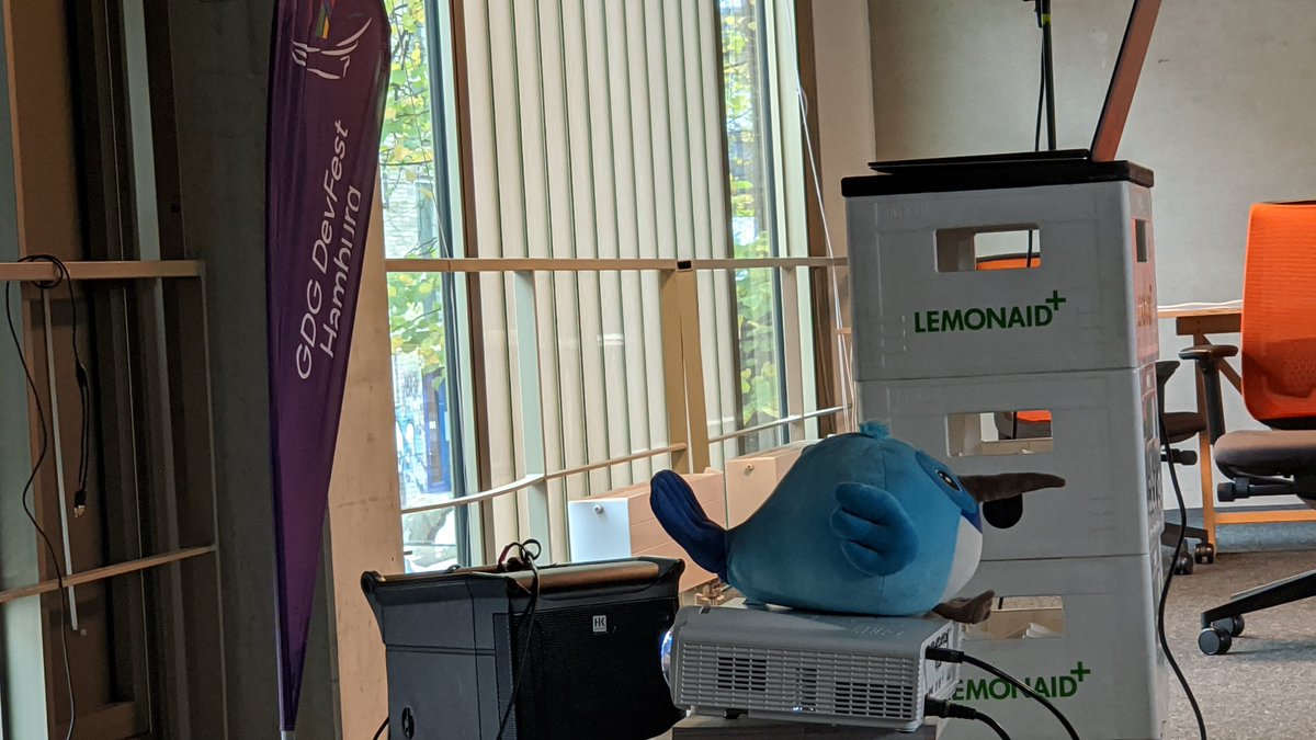 DevFestHH's tweet photo. ... and of course: #Dash is here as well π #devFestHH19 #DevFest19 https://t.co/vMV0RsXmpX