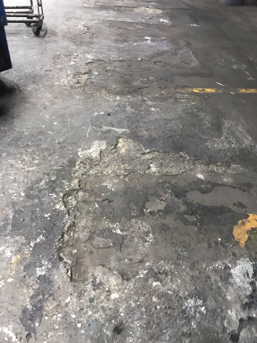 DurableSurfaces's tweet photo. Before and after pics of surface prep and repairs. 750sf of ink build up on the concrete. @Wallquest can now put in place their new printing press 💪🏻. https://t.co/J8j8Idcjgx