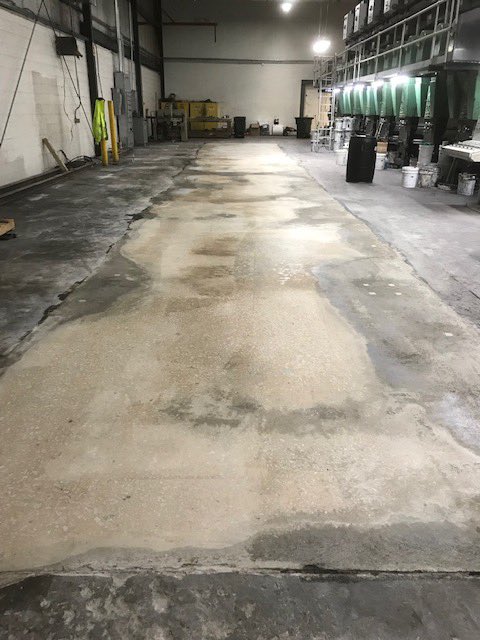 DurableSurfaces's tweet photo. Before and after pics of surface prep and repairs. 750sf of ink build up on the concrete. @Wallquest can now put in place their new printing press 💪🏻. https://t.co/J8j8Idcjgx