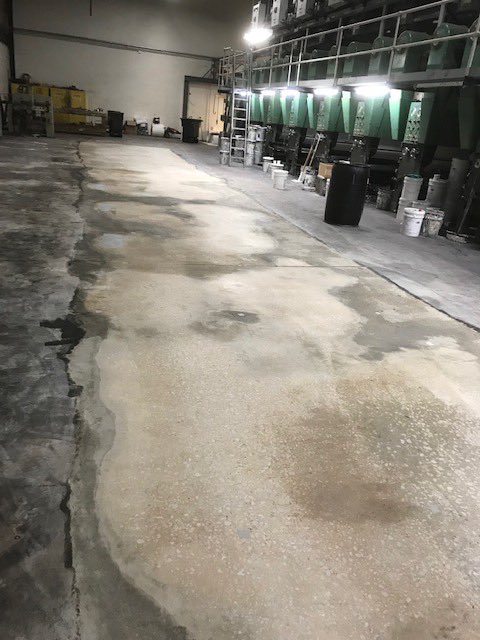 DurableSurfaces's tweet photo. Before and after pics of surface prep and repairs. 750sf of ink build up on the concrete. @Wallquest can now put in place their new printing press 💪🏻. https://t.co/J8j8Idcjgx