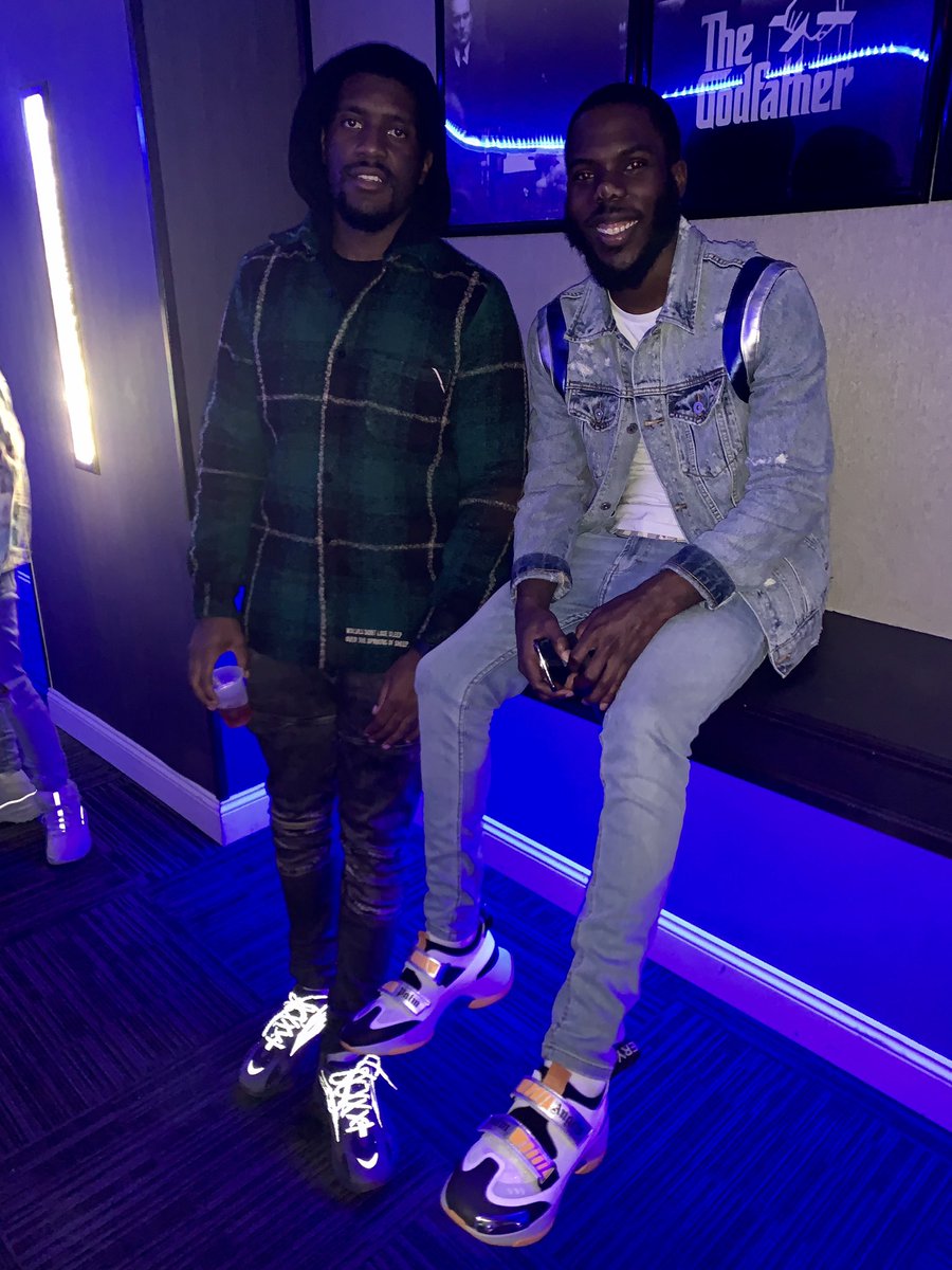 PIMPonWALLST's tweet photo. How could we fold under pressure, when we the diamonds 💎 in the rough #WSE #WallstreetEntertainment 🐺 https://t.co/Z3OSywF9Dd