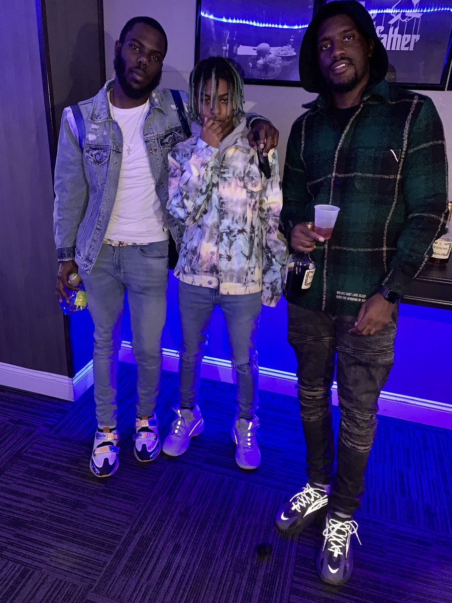 PIMPonWALLST's tweet photo. How could we fold under pressure, when we the diamonds 💎 in the rough #WSE #WallstreetEntertainment 🐺 https://t.co/Z3OSywF9Dd