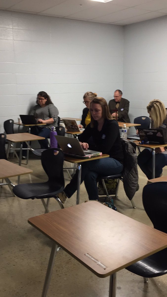 AmpEdUpToday's tweet photo. Playing Humans vs Zombies in Gimkit at #EdCampKy! #TeamOldha m #OldhamDLN https://t.co/rNhCB8DkGC