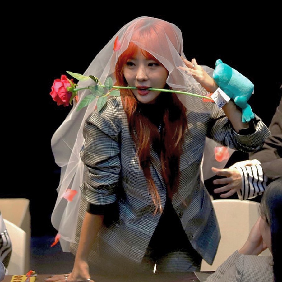 gainstagram's tweet photo. [Gainstagram] 191102 BEG at today's fansign
https://t.co/eMScpjIFJn https://t.co/U7RYepMn0s