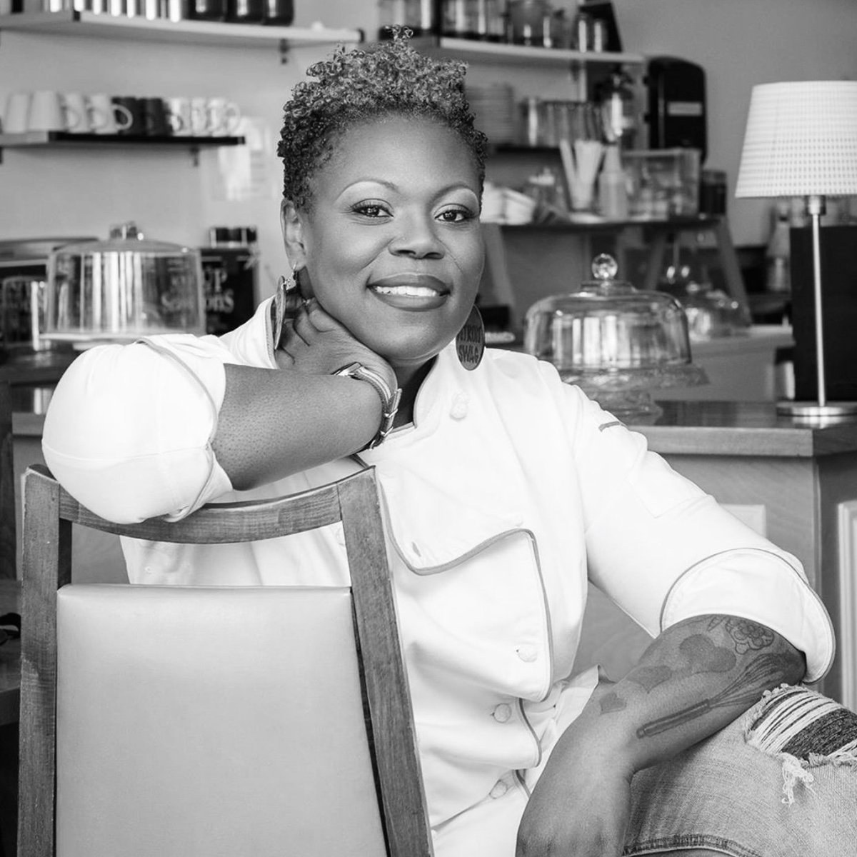 afinelinemovie's tweet photo. TIX🎟️ https://t.co/cxbrtTYWtV
@GoodCakes313 is joining us for the Detroit Premier of #AFineLineMovie on 11/13!  Just about the *sweetest* update from our team :) #WomenChefs #DetroitChefs #AWomansPlaceIs #MAPP https://t.co/MspuamXusK