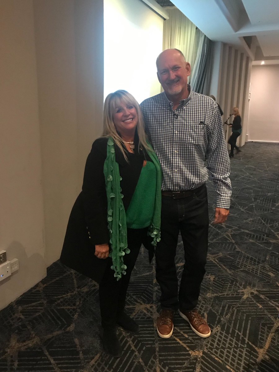 kathtemple's tweet photo. The inspiring yet down to earth wonderful @reidtracy #Temple #KathTemple #HayHouse #writersworkshop2019 #Bephuckment #NewBook #BephuckmentAndHowToUnBephuckYourself https://t.co/gEs6Lt5yPu