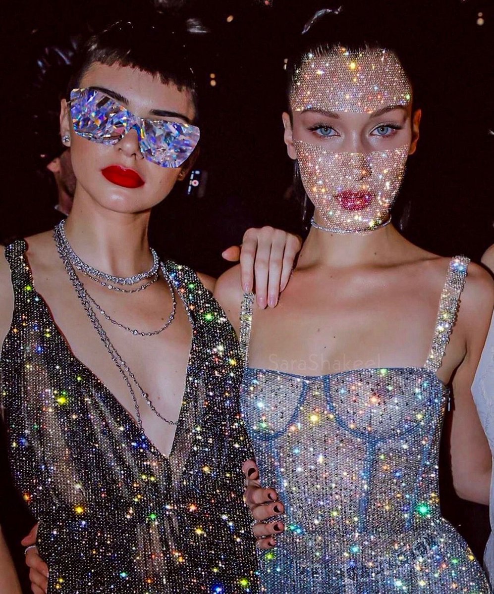 privylabel's tweet photo. SHINE BRIGHT LIKE A ๐
โข
โข
โข
Art by @sarashakeel
#privylabel #donnadistyle #artinspiration #artinspires #digitalart #womenofillustration #femaleillustrator #femaleartist #womenartist #originalcrystalartist #styleinsposaturday https://t.co/kHRygAp8GY