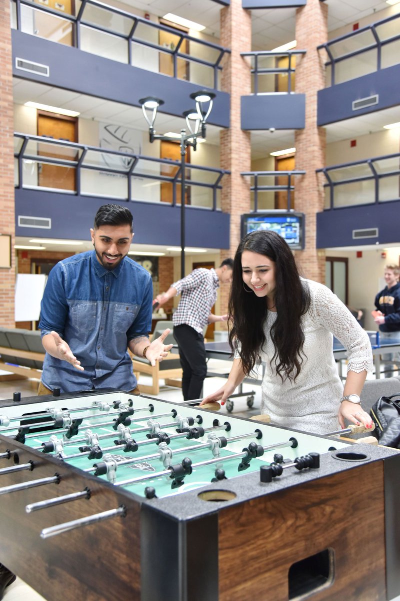 UWindsor's tweet photo. Take a Residence tour of Macdonald, Cartier &amp; Alumni Halls from now until 4 p.m. #UWinOpenHouse @UWindsorRes https://t.co/eLspwmsga5