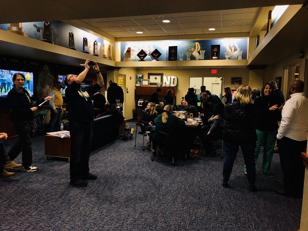 NDwomensGolf's tweet photo. Remembering the foundation of our golf program this morning honoring Coach Tom Hanlon Varsity Coach 1988-1993, 1944 National Champion & a true ND Man #NDFamily ⛳️☘️ https://t.co/Bg8jxzMdMi
