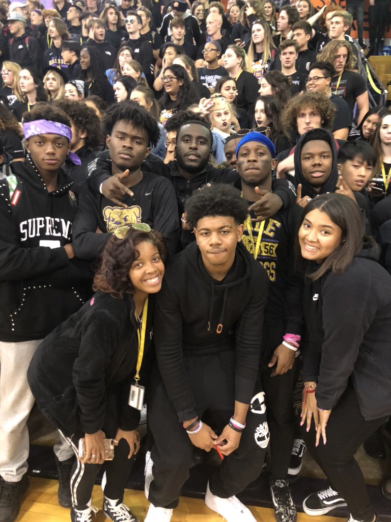 MrCathey21's tweet photo. Loved all that JCPS Excellence yesterday 🙌🏾

Student sections, cheerleaders, band, players...these kids DESERVE the best and it’s amazing seeing them shine every day! The Job is hard, but don’t ever get it twisted, it’s ALL for the Students 😈🏆

#JCPSStrong #Earned #NotPaidFor https://t.co/oj7yOzU5CX