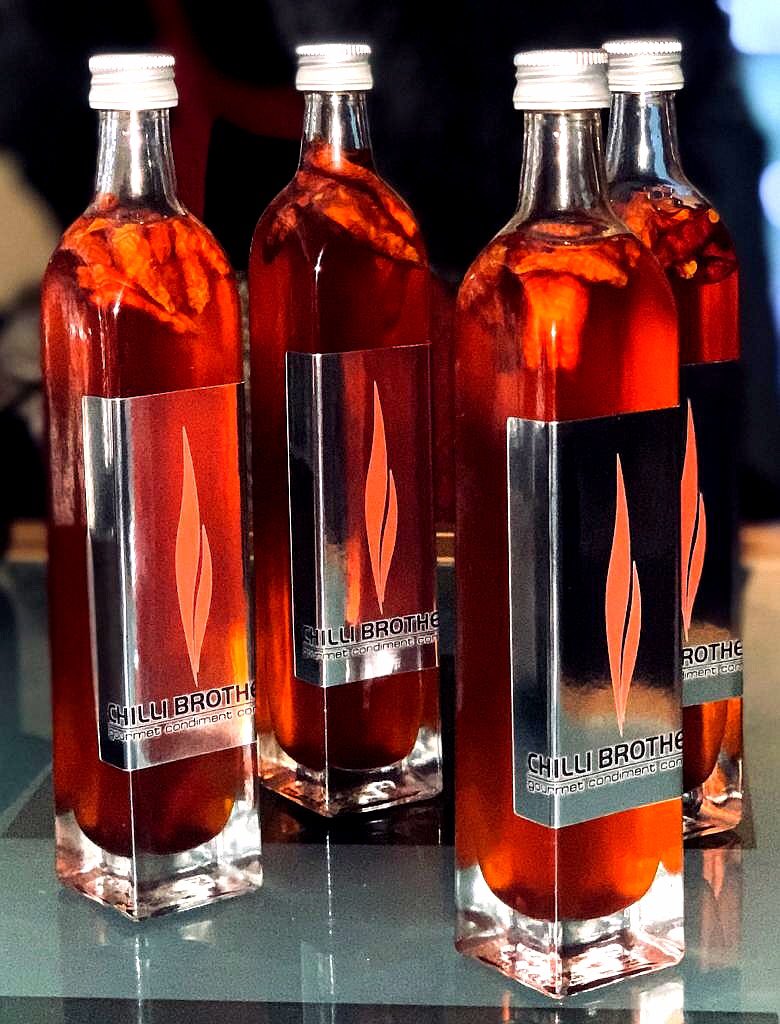 Our Gourmet Infused Chilli Oil is Back!🌶🌶🌶#chilli brothers #chillilovers #gourmetoil #vegan#artisan #harrods #foodies #southlondon #chillioil #markets #streetfood #maltbystreetmarket #victoriaparkmarket #crystalpalacefoodmarket #streathammarket #bishopsparkmarket