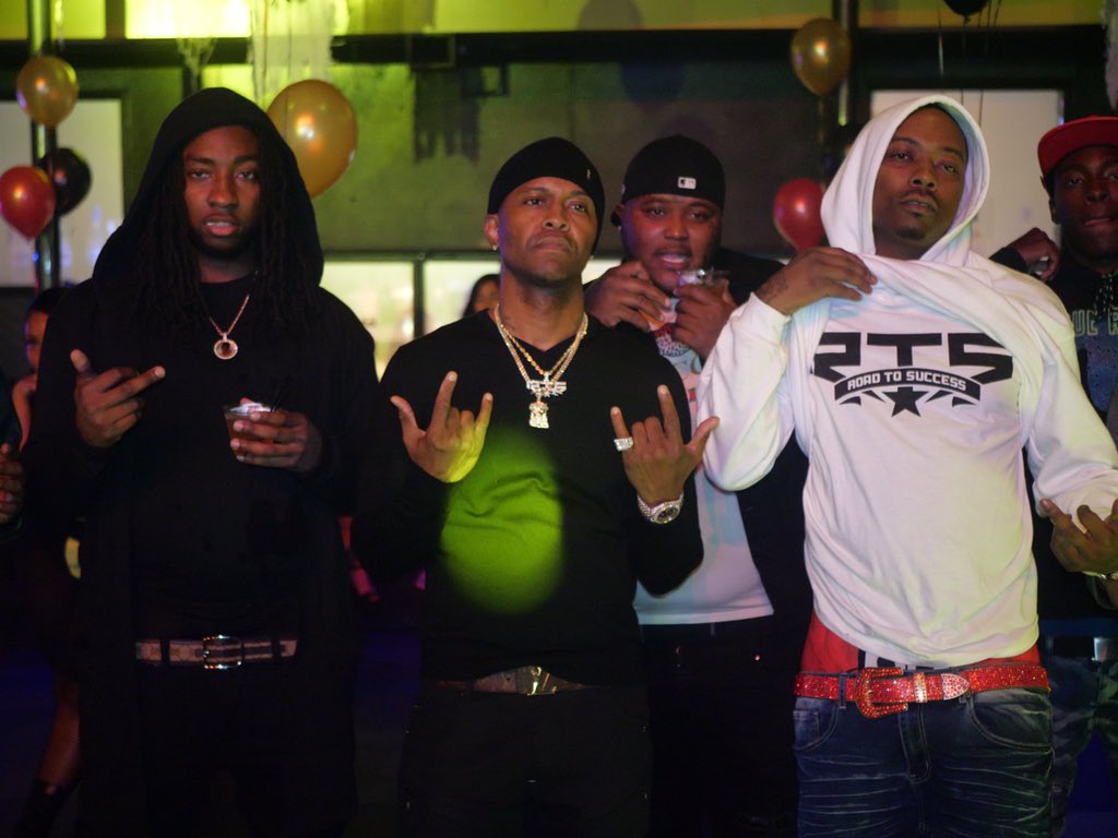 solo_visualz's tweet photo. Rts launch party https://t.co/W7lAjjxOa1