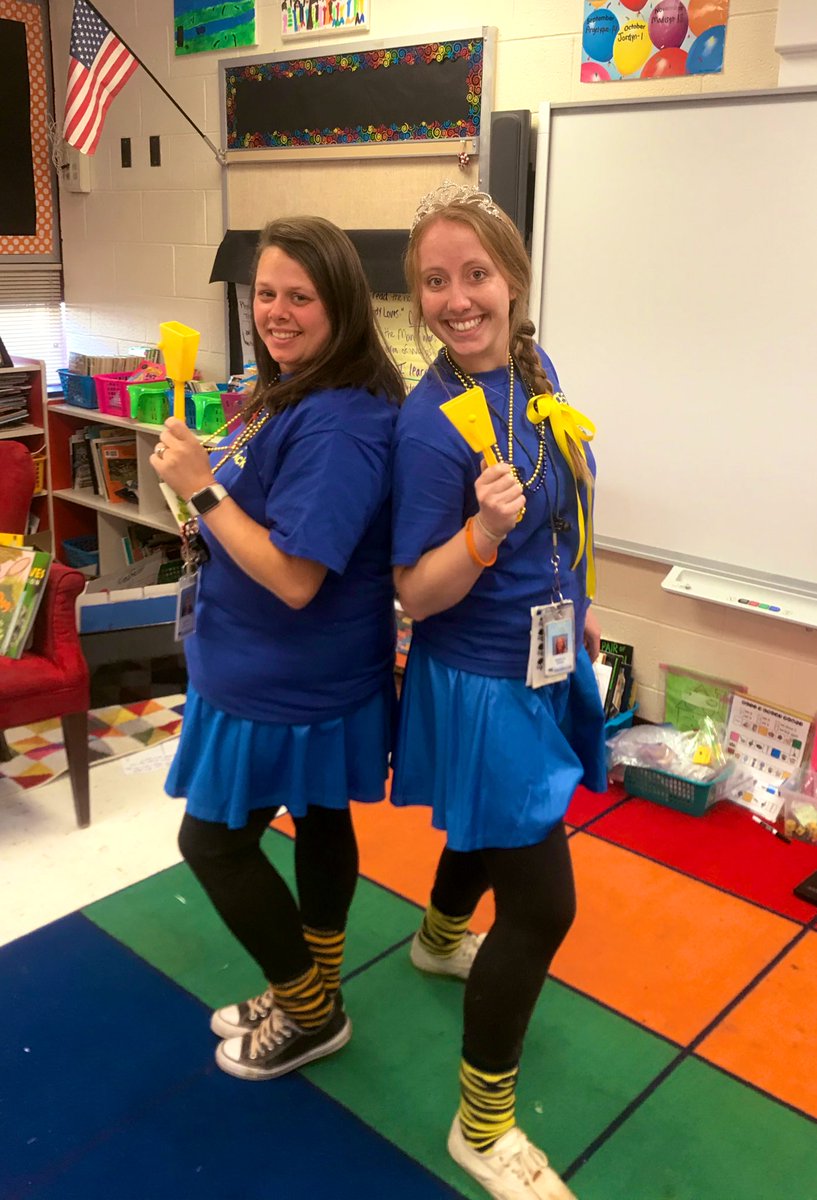 MsDannyHarro's tweet photo. The students and I were absolutely pumped to kick off our dens yesterday. Positive rewards earn points for your den - I love how this initiative makes the right thing to do, the cool thing to do. Even though we are 3 dens we will always be 1 family! #dalecityroars #positivelyPWCS https://t.co/ADwJqccapw