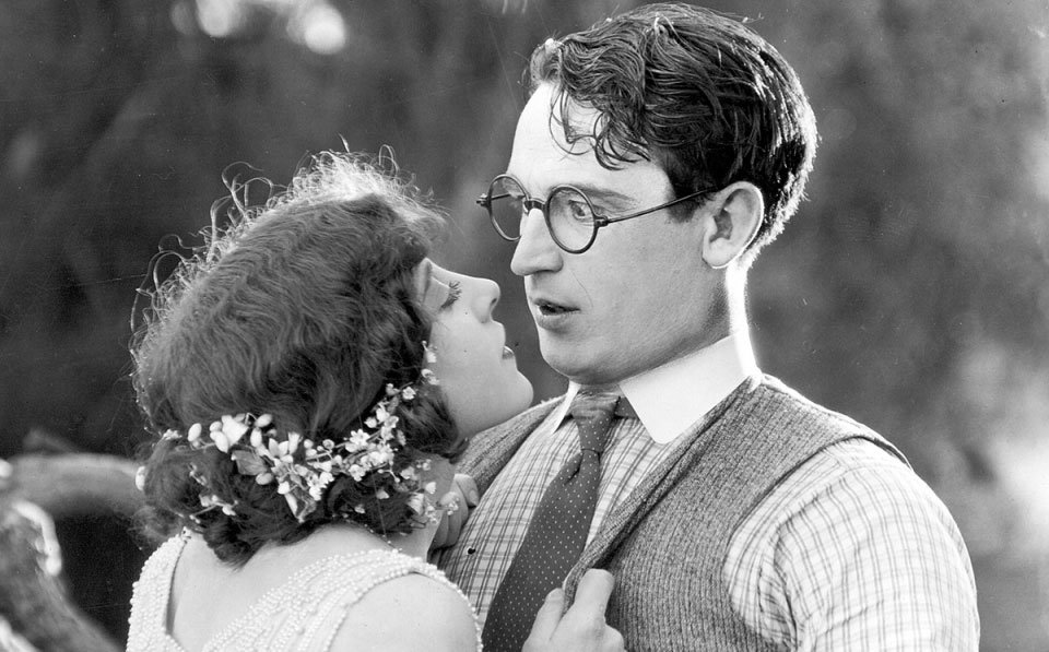 ColumbiaOrch's tweet photo. Join members of the Orchestra at AFI Silver this weekend Silent Cinema Showcase! We will be performing the original score by Robert Israel for GIRL SHY on Sat at 7:30 and Sun at 1. Get your tickets! https://t.co/gb1DQYFGNt https://t.co/pnoKCwc5uK