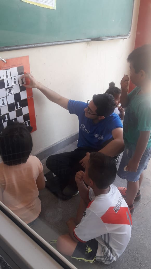 ExequielTallo's tweet photo. Estamos en Escuelas abiertas , vení y se participé de nuestro taller de ajedrez 💪💙💙 @sebabonduri @angelicasosa006 @patriciapinasco @matiaszaki16 @NahirPadilla1 https://t.co/etSCcTPav0