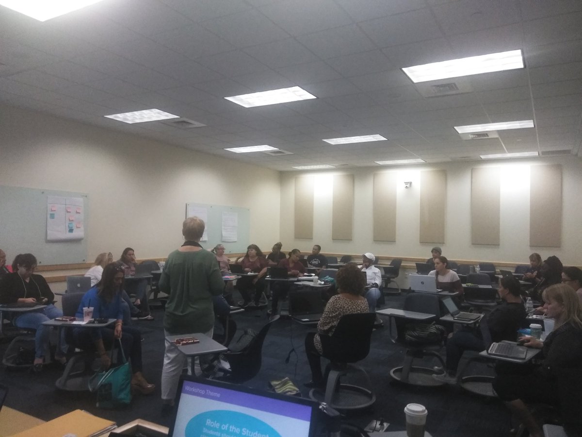 regulatorawm's tweet photo. Having a Great Day collaborating with amazing #CSeducators. Hearing awesome stories from their experiences. Proud Facilitator exploring #RoleoftheStudent #CSdiscoveries @FIUSCIS @codeorg @hadip @MDCPSSTEAM @drldiaz @CTEMiami @MiamiCAO https://t.co/IzGTiEScgP