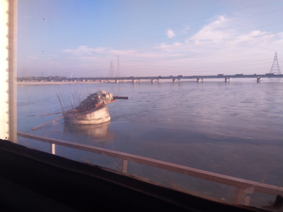 drgautampaul17's tweet photo. @SharmilaYewale @ShivsenaComms @ShivSena @rautsanjay61 @OfficeofUT @AUThackeray Bent pillar No.2 of new Teesta Rail Bridge b'ween Jalpaiguri Road &amp; New Domohni station @RailN has delayed national project (doubling of track) of sir @narendramodi exhibits corruption &amp; Quality of engineer of @RailMinIndia who do know to test soil, hopless minister @PiyushGoyal https://t.co/h5J7JhDehQ