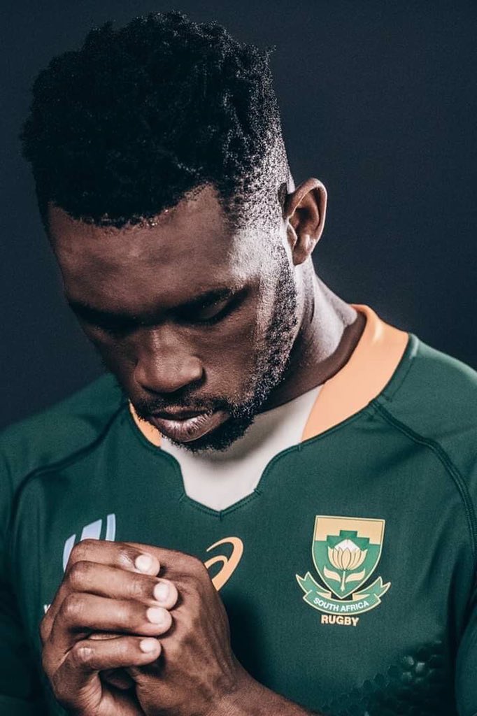KhulaniQoma's tweet photo. He has refused to denounce whites. He has refused to join the noisy chorus, which prides itself in manufacturing racial polarization. He is farsighted enough - believes in the inclusive SA. My captain, our captain, our leader. #Springboks https://t.co/OpFSu5E2Zr
