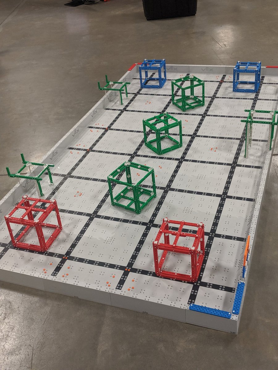 Andrea_iDesign's tweet photo. @idesignsolutions@VEXRobobotics getting ready to bring the Farmington Extravaganza. good Luck.#idesignsolutions #vexrobotics #vexiq #girlpowered https://t.co/JAiBxGCzWN