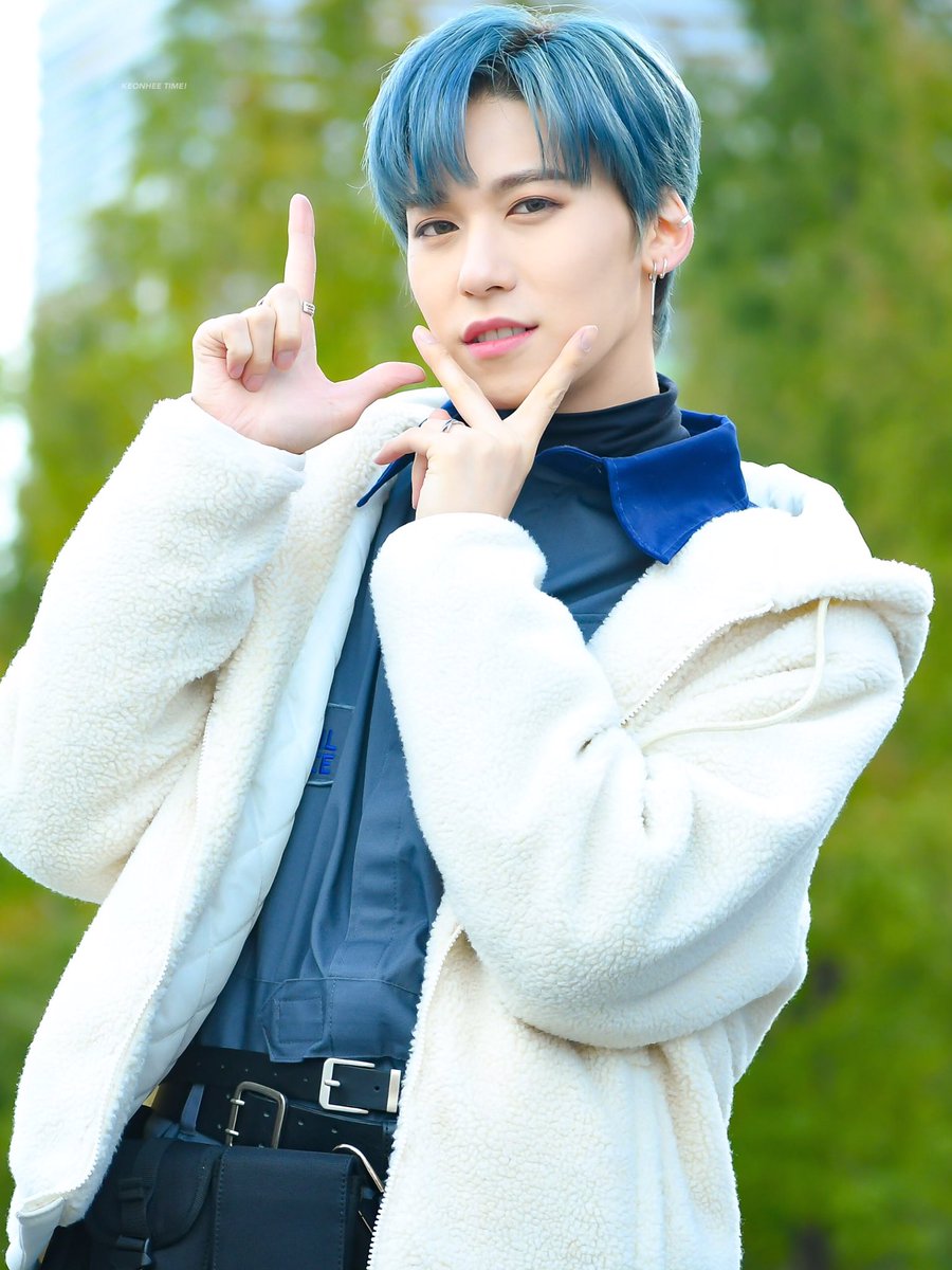 KEONHEE_TIME's tweet photo. 191026 HQ 미팬💙

#원어스 #ONEUS #이건희 #건희 #KEONHEE #가자 https://t.co/SZVwzPPU8A