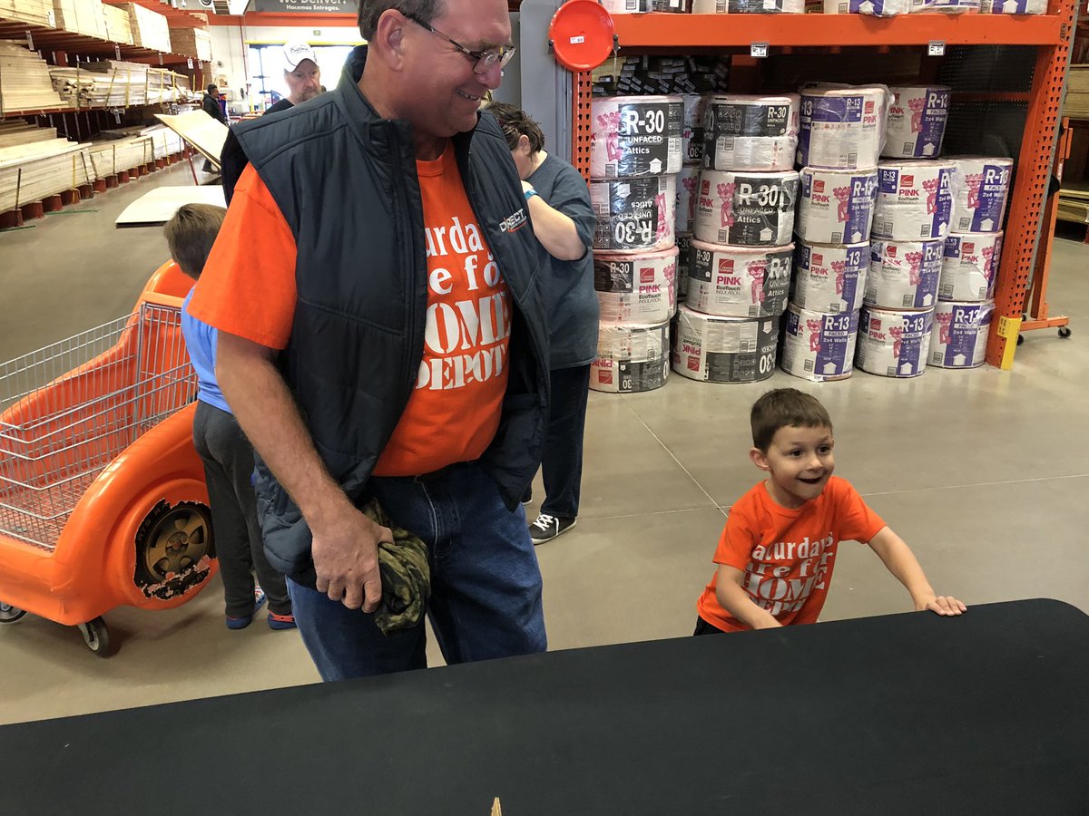 Too cute #kidsworkshop Saturday’s are for Home Depot!! 🙌🏾🙌🏾