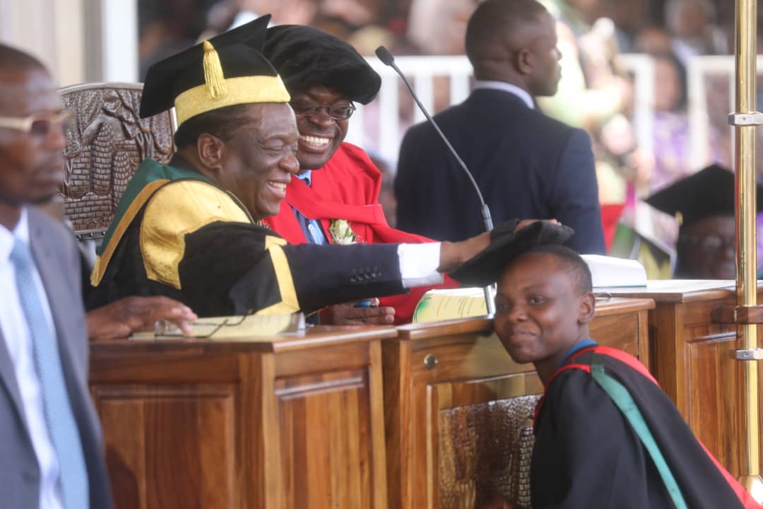 PICTURES ED Caps Thousands At Great Zimbabwe University PICTURES ED Caps Thousands At Great Zimbabwe University