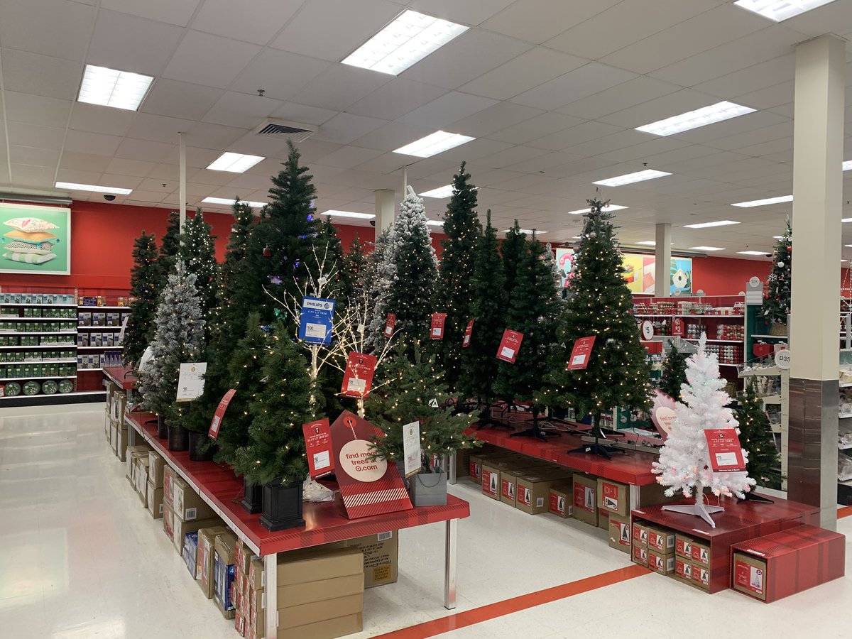 anthonyyound's tweet photo. And just like that, Christmas is here at @Target #notenoughdaysuntilchristmas #T1419 @RylanRankin @MillerKatie1 https://t.co/BR7sA3rfkJ