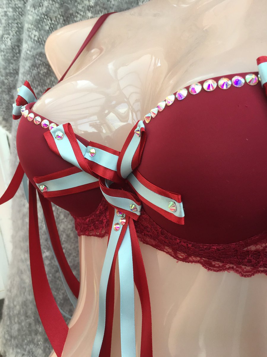 FFrillies's tweet photo. Check out our Amazing Burnley bra designs. It’s simply stunning! One of a kind! Go to my website Football Frillies. Good luck charm for your girl! A treat for your guy!          @simply_claret @utcdotcom @Burnleysbest @Burnleysbest @UTC @ClaretsTurf https://t.co/0baQjuQhwr